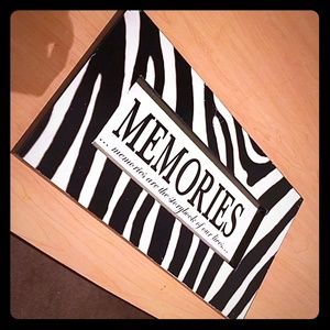 ♠️ Zebra Memories Frame